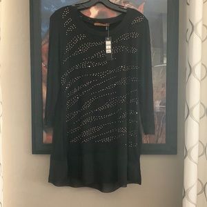 Womens knit top new with tags never worn size medium black with rose gold